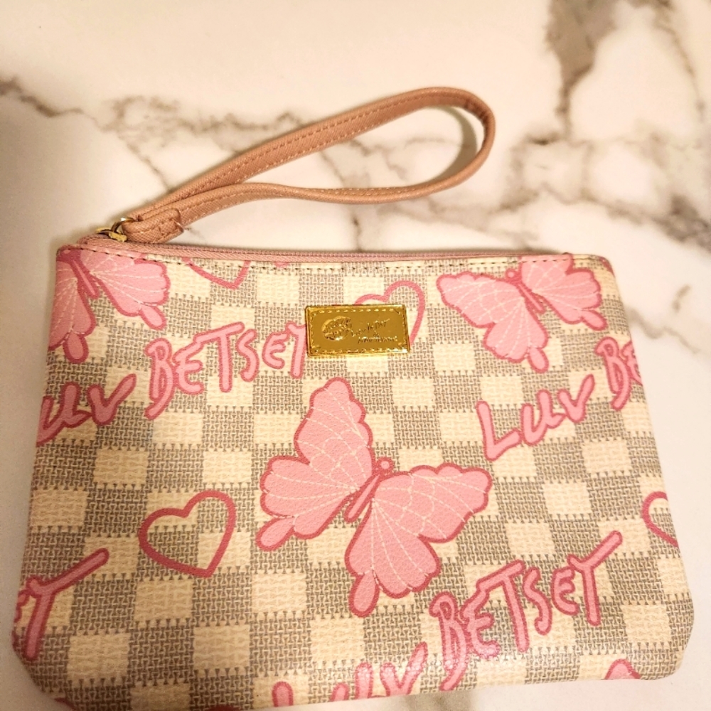 Wristlet